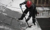 Коммунальщики отчистили крыши 177 петербургских домов от снега