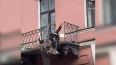 Упавшие с балкона мужчина и женщина в Петербурге выздора...