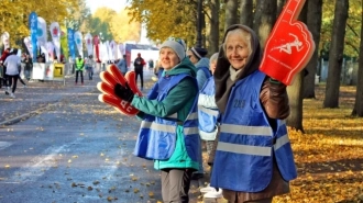 "Серебряные волонтеры" активно работают в Петербурге