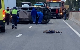 Во время ДТП на Московском шоссе водитель Lada вылетел через лобовое стекло и его переехал автомобиль