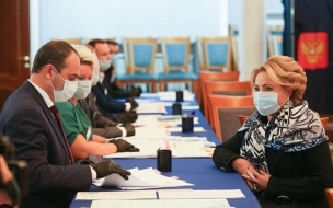 В Петербурге Матвиенко проголосовала на выборах на участке №2237
