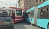 У станции метро "Технологический институт" столкнулись лазурный автобус и трамвай