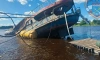 Затонувший в реке Волхов теплоход подняли со дна