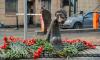 Памятник погибшим медикам "Печальный ангел" в Петербурге открыли без его инициаторов