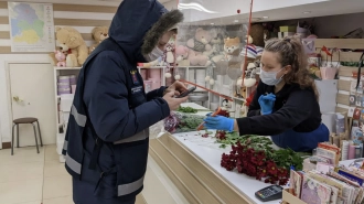 Нарушения ковидных ограничений выявлены в 15 магазинах и барах Петербурга