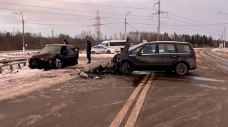 В ДТП на трассе "Нарва" в Ленобласти пострадали двое