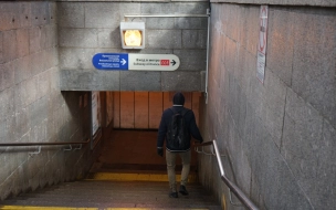 Один из вестибюлей станции метро "Девяткино" временно закрыли