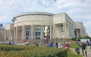 У РНБ на Московском проспекте установили памятник юристу Анатолию Кони