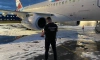 В Пулково задымился двигатель самолета из Cалехарда