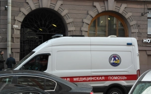 Таксист распылил газовый баллончик у ТЦ "Сити-Молл" в лицо беременной и её 4-летнему сыну