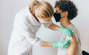 За сутки от коронавируса вакцинировались более 20 тысяч петербуржцев