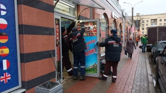 На севере Петербурга демонтировали огромный торговый павильон