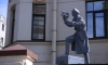 Cкульптуру фронтового кинооператора установили на Каменноостровском проспекте