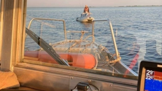 Спасатели Новой Ладоги выручили рыбаков, дрейфовавших по озеру без топлива