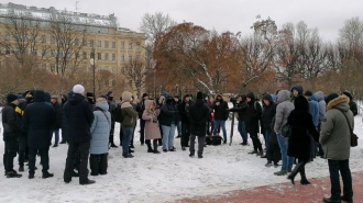 Бывшие работники "Метростроя" вышли к Смольному из-за долгов по зарплате