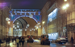 В Петербурге завершили украшение города к Новому году и Рождеству