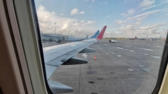 На борту самолета, летевшего в Петербург у пассажирки случился сердечный приступ
