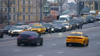 Петербургские таксисты рассказали, почему приходится много платить и долго ждать