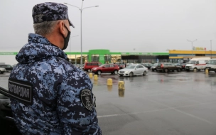 В Петербурге сотрудники Росгвардии задержали мужчину за кражу телевизора в магазине