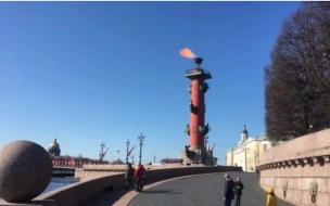 В Петербурге факелы Ростральных колонн зажгут в честь Дня ВМФ 