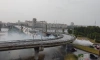 Володарский мост в Петербурге заволокло дымом из-за возгорания в автобусе