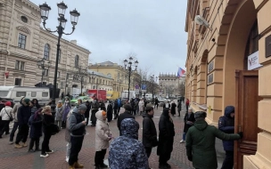 В Петербурге на некоторых избирательных участках собрались очереди. Их объяснили Масленицей