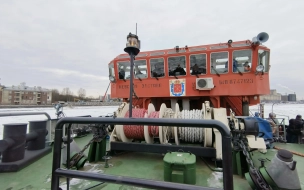 Буксир-ледокол "Невская застава" проверил ледовую обстановку на Неве