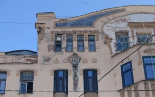 Активисты пытались спасти лепнину доходного дома Е. М. Орлова 
