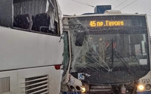 В ДТП на улице Типанова пострадали 8 человек