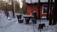 В Высоцке из-за выброса угольной пыли почернел снег