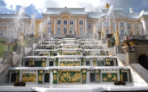 На открытие сезона фонтанов в Нижнем парке Петергофа пришли более 10 тыс. человек