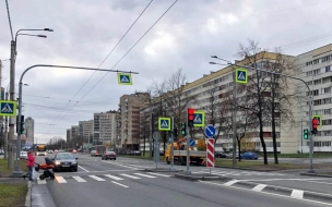 На проспекте Ветеранов установили новый светофор