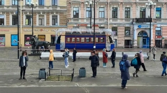 К метро "Василеостровская" вернулся памятник конке