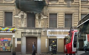 Глава Центрального района рассказала, почему обрушилась плитка балкона на Невском проспекте