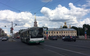Все автобусные маршруты Петербурга разделили между собой шесть перевозчиков