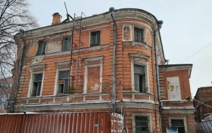 Владельцев Дачи Строгановых собираются через суд обязать  привести в порядок здание