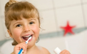 Стоматолог: вести ребенка к врачу нужно с первого прорезавшегося зуба