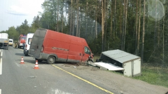 Из-за аварии на трассе "Кола" пострадали несколько человек и возникла пробка