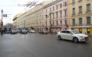 В ночь на 21 апреля ограничивается движение транспорта по Старо-Петергофскому проспекту у пересечения с Курляндской улицей