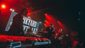 На крыше Hi-Hat 19 сентября состоится концерт группы Junkyard Storytellaz