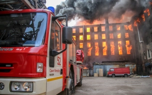 Одного из пострадавших при тушении "Невской мануфактуры" пожарных выписали из больницы