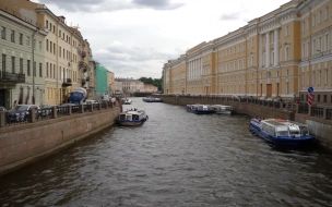 В Петербурге запретили движение маломерных судов по Неве в ночное время
