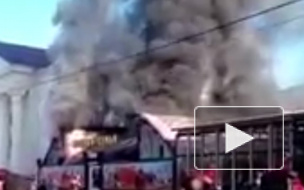Видео пожара из Ростова: дотла сгорел бутик одежды