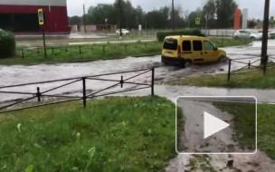 Ливень подтопил дороги в Тихвине 