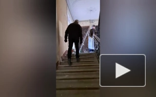 Рабочие начали демонтировать исторические рамы в доме Блока
