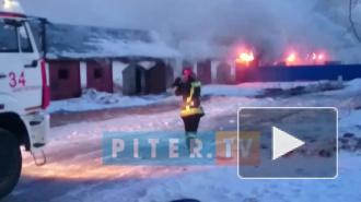 В Калининском районе сгорели склады бывшей военной части