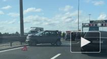 На юго-востоке Петербурга столкнулись три автомобиля