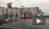 У станции метро "Дунайская" трамвай сошёл с рельсов