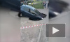 Иномарка нырнула в яму в асфальте на Варшавской улице