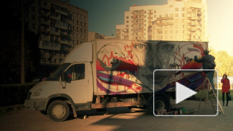 Граффитисты разрисовали машины петербуржцев